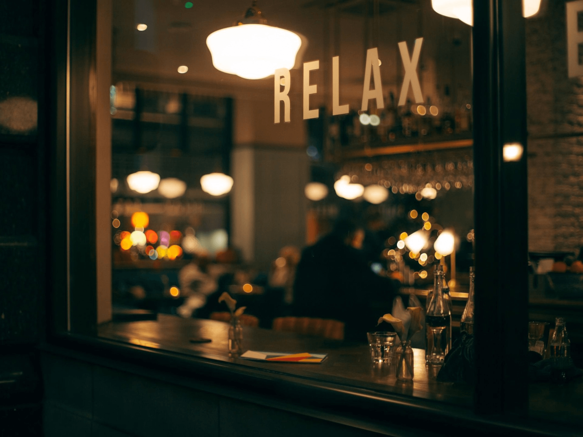 SMALL BAR/CAFÉ - EXCEPTIONAL PRESENTATION - LOW OVERHEADS!